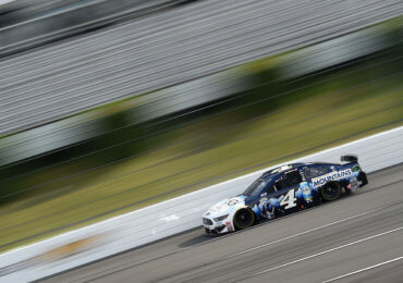Kevin Harvick bypasses Busch, takes opener in Cup Series doubleheader