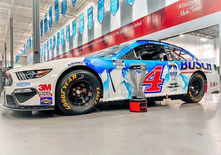 Kevin Harvick takes advantage of MTJ, Elliott mishap, wins Darlington