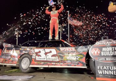 Bobby Pierce hammers down, wins inaugural Hawkeye 100