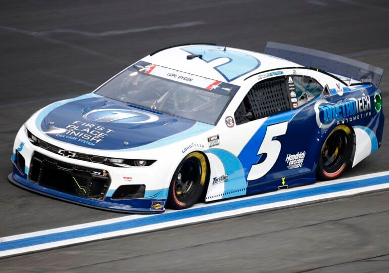 Kyle Larson dominates Coca Cola 600 for HMS