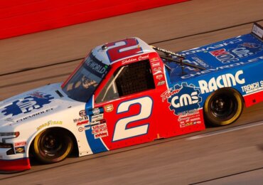 Sheldon Creed takes wreckfest of truck race at Darlington