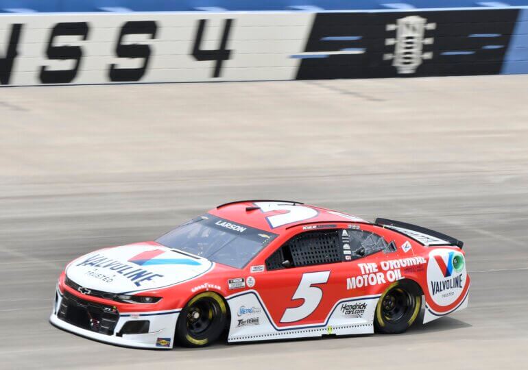 Kyle Larson overcomes Nashville when no one else could