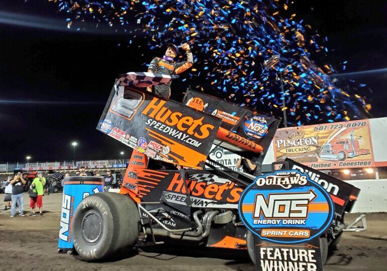 Kyle Larson looks human, Gravel pilots Huset's 2 to win