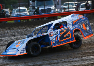 Nick Hoffman runs away with the mods on Night 1 at Gateway, earns 40th W of '21