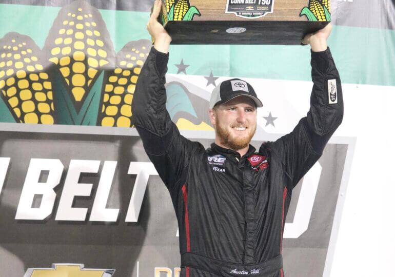 Austin Hill steals wreckfest win from Chandler Smith at Knoxville Truck Race