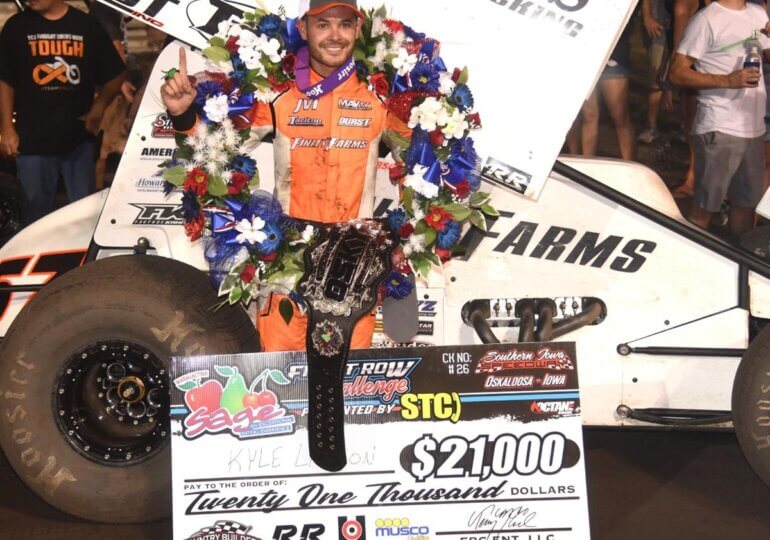 Kyle Larson back to victory lane at Osky