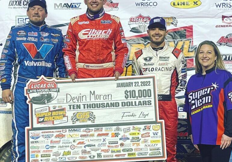 Devin Moran wins Lucas Dirt opener, invaders sweep podium