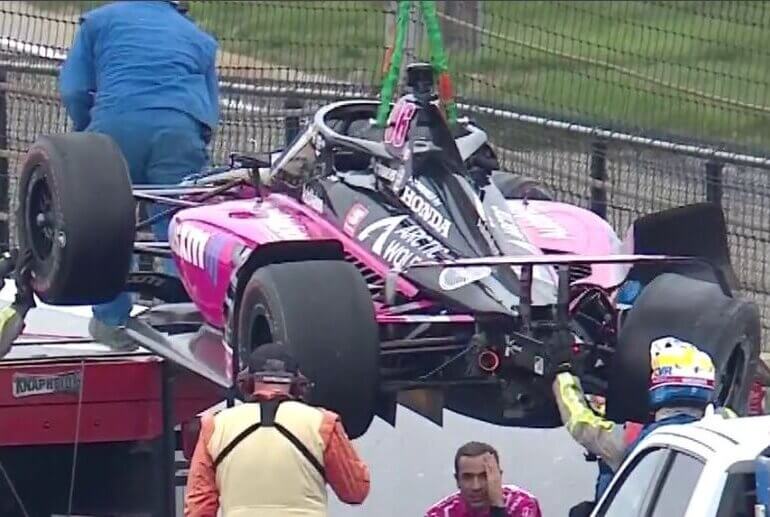 Helio Castroneves wrecks in Indy 500 test