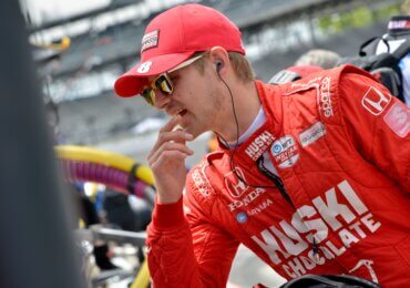 Marcus Ericsson emerges late, wins Indianapolis 500 mile race