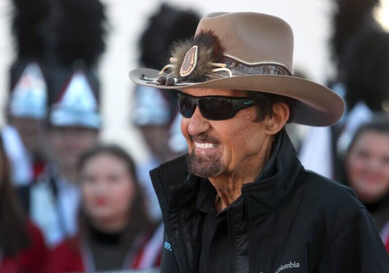 Richard Petty to Grand Marshall Knoxville Truck Race