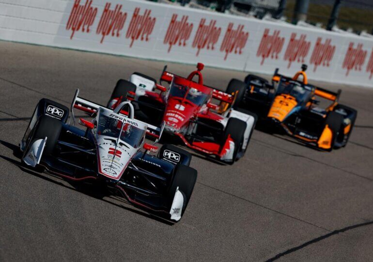 Josef Newgarden holds everyone off, wins fourth career Iowa race