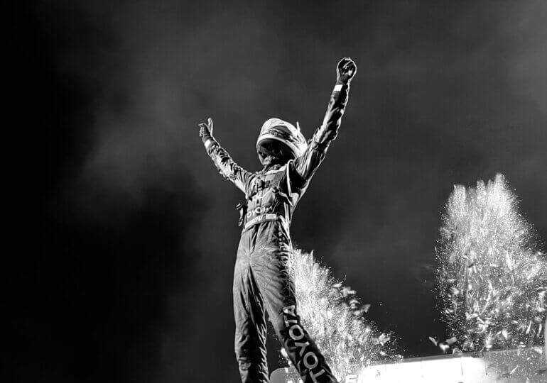 WATCH: Buddy Kofoid wins one of the finishes of the year in midgets