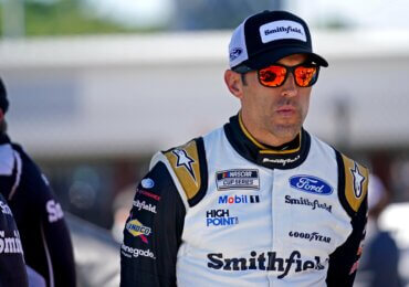 Aric Almirola returns to NASCAR Cup Series on multi-year deal