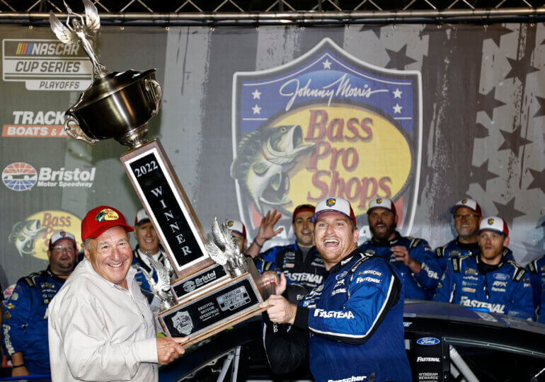 Chris Buescher stands tall at Bristol, 12 drivers move on to quaterfinals