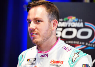 Alex Bowman injured in High Limit Sprint Car race, out 3-4 weeks