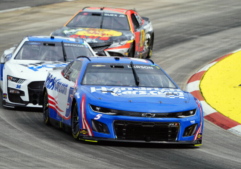 Kyle Larson earns second NASCAR win in three weeks at Martinsville