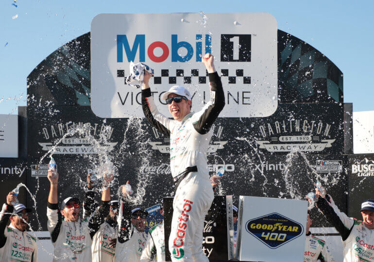 Brad Keselowski breaks 110-race winless drought at Darlington