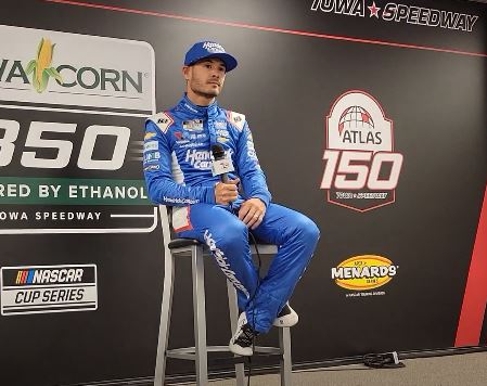 WATCH: Kyle Larson on pole position for Iowa Cup race, pleased with pace at Knoxville