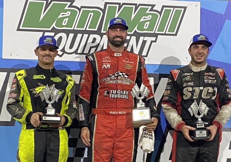 Austin McCarl beats Kerry Madsen on last lap pass at Knoxville