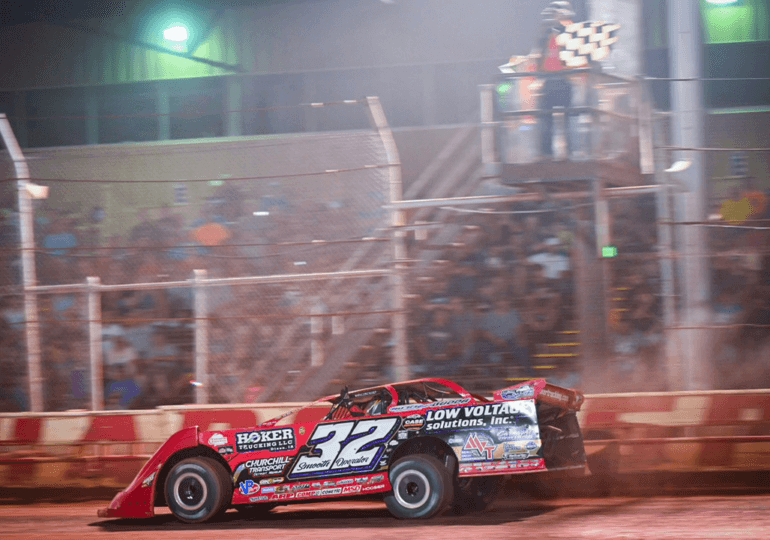 Bobby Pierce sweeps the weekend, earns fourth straight World of Outlaws win