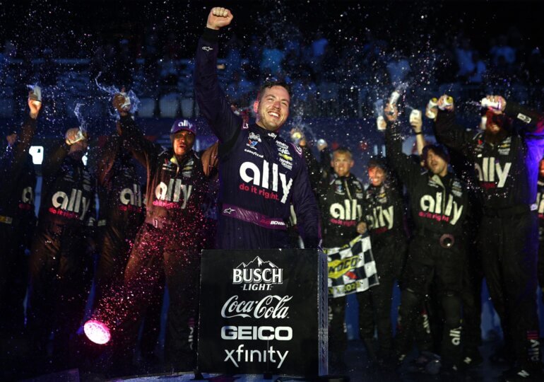 Alex Bowman breaks 80-race winless drought, wins in streets of Chicago