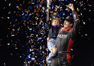 Aaron Reutzel claims first World of Outlaws win in three seasons