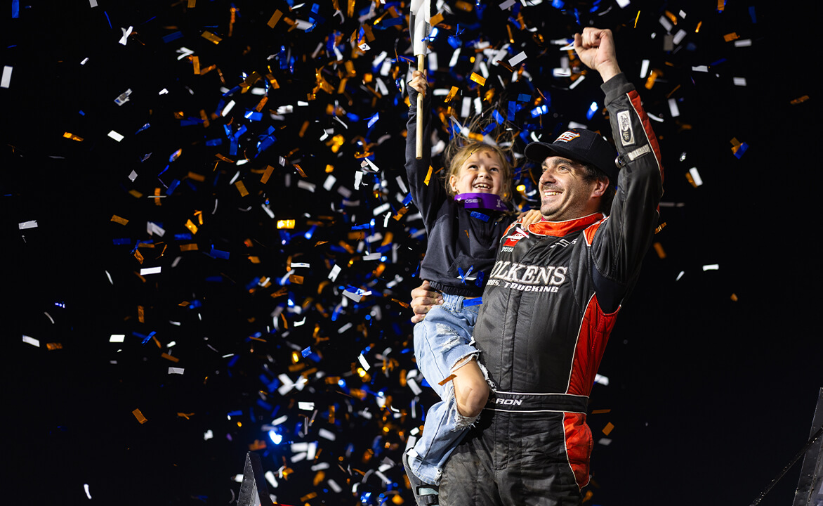Aaron Reutzel claims first World of Outlaws win in three seasons ...